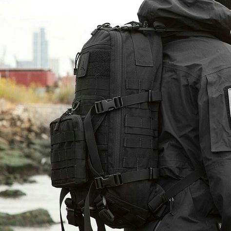 Techwear Backpack, Get Home Bag, Molle Backpack, Edc Bag, Tac Gear, Tactical Backpack, Tactical Bag, Bug Out Bag, Cool Gear