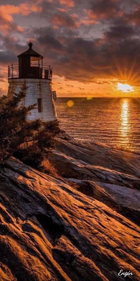 Lighthouses Photography, Lighthouse Photos, Matka Natura, Lighthouse Pictures, Lighthouse Painting, Lighthouse Art, Beautiful Lighthouse, Light House, Beautiful Sunset