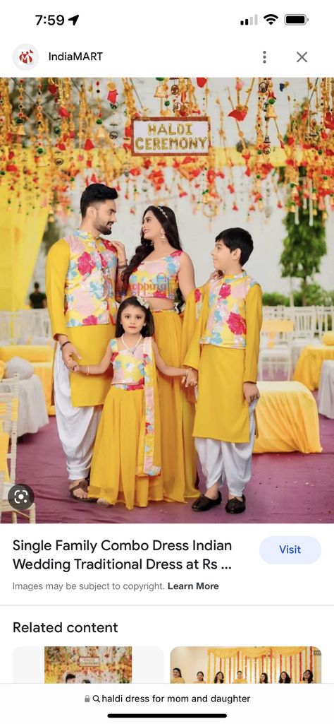 Haldi Family Outfits, Family Matching Outfits Indian, Haldi Jewellery, Pink Blouse Designs, Haldi Ceremony Outfit, Mom Costumes, Haldi Dress, Haldi Function, Haldi Outfits