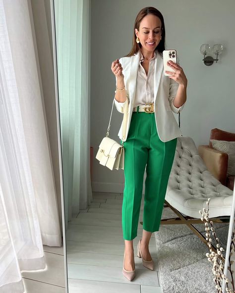 Green Pants Work Outfits Women, Pants Outfit Work, Bright Pants, Green Pants Outfit, Colorful Pants, Summer Office Outfits, Color Outfits, 3 Ways To Wear, Spring Work Outfits