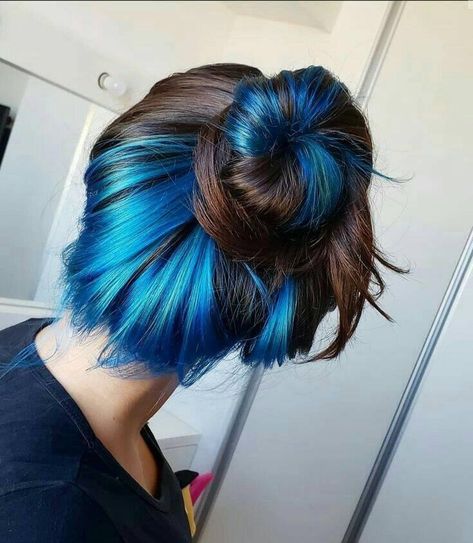 Blue Underneath Hair, Peekaboo Hair Color Ideas, Peekaboo Hair Color, Under Hair Dye, Hidden Hair Color, Peekaboo Hair Colors, Split Dyed Hair, Hair Color Underneath, Peekaboo Hair