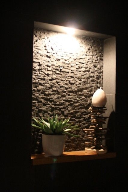 stone wall niche...what a terrific idea for the home. i don't like the lamp. skylight maybe? or open top with rocks on the ground to prevent mud going mad when it's rain Modern Wall Niche, Wall Niche Ideas, Wall Nook, Asian Bathroom, Niche Decor, Niche Wall, Art Niche, Wall Niche, Asian Homes