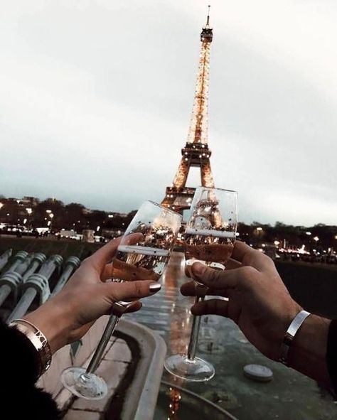 Two Restaurants in Paris with the Most Romantic Views Restaurants In Paris, Paris Dream, Paris Vibes, Restaurant Paris, Paris Pictures, Paris Aesthetic, Paris Restaurants, Paris Love, Paris Photo