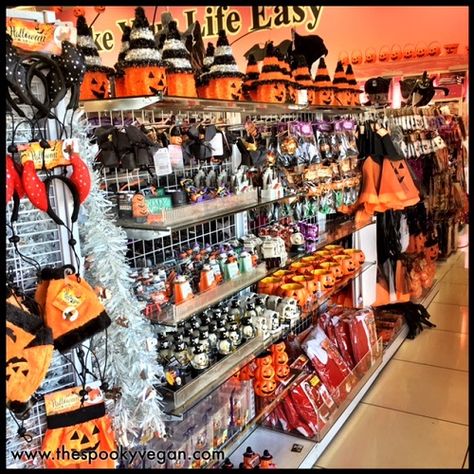 Halloween 2017 at Daiso Japan Halloween Store Display, Halloween Japan, Vegan Halloween, Daiso Japan, Halloween Store, Kawaii Halloween, Halloween Stuff, Halloween 2017, Art References