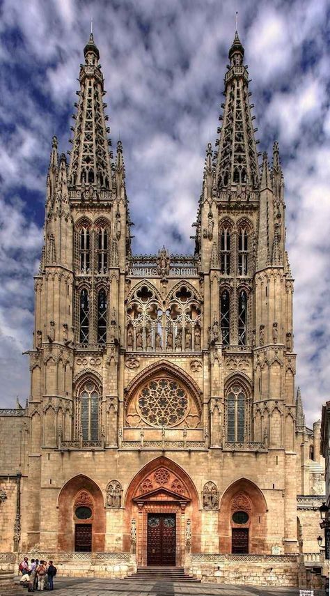 Gothic Architecture Interior, Architecture Antique, Church Pictures, Gothic Cathedrals, Cathedral Architecture, Sacred Architecture, Temple Architecture, Religious Architecture, European Architecture