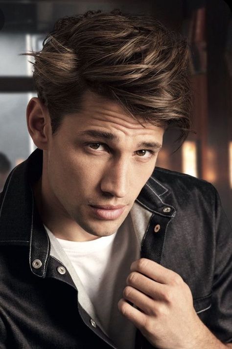 Achieve a stylish and trendy look with brown hair color 15 ideas - mens-club.online Brown Hair Color Men, Highlights For Men, Pelo Chocolate, Hair Color For Brown Skin, Haircuts 2020, Brown Hair Men, Hair Man, Mens Hair Colour, Chocolate Brown Hair Color