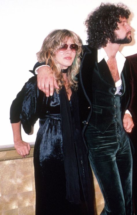 goldduststevie: ““Stevie and Lindsey at the 1976 Rock Awards in LA. ” ” Stevie And Lindsey, Stevie Nicks Lindsey Buckingham, Buckingham Nicks, Stevie Nicks Style, Stephanie Lynn, Ancient Queen, Lindsey Buckingham, Stevie Nicks Fleetwood Mac, Silver Springs