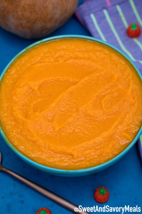 How to Roast a Pumpkin - Sweet and Savory Meals Carrot And Ginger Soup, Grill Cheese, Slow Cooker Apple Butter, Ghee Butter, Carrot Ginger Soup, Ginger Soup, Moist Pumpkin Bread, Savory Meals, Homemade Pumpkin Puree