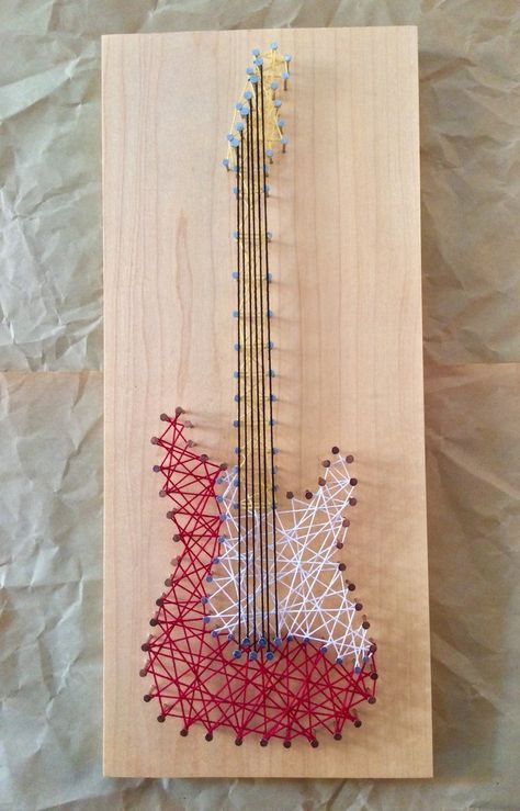 Guitar Crafts, String Art Tutorials, Diy Guitar, Nail String Art, String Crafts, String Art Patterns, String Art Diy, Creation Deco, Music Decor