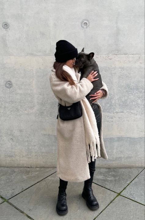 Westminster Dog Show Outfit, Westminster Dog Show, Urban Dog, Warm Coats, City Dog, Fall Fits, Winter Fits, Cold Weather Outfits, Dog Show