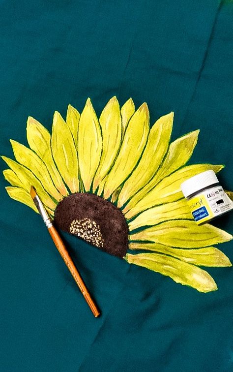 Sunflower Fabric Painting, Paint Shirt, Fabric Paint Shirt, Blouses Work, Painting Fabric, Disney Drawings Sketches, Painted Clothing, Fabric Paint Designs, Dress Painting