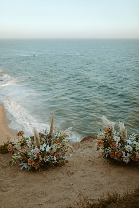 Elopement Floral Ceremony, Beach Elopement Decorations, Beach Elopement Ceremony Decor, Beach Cliff Elopement, Boho Beach Micro Wedding, Point Dume Elopement, Beach Elopement Ceremony Set Up, Malibu Beach Elopement, Beach Elopement Flowers