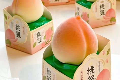 This peach ice cream is going viral and here's where to get it in Toronto Peach Ice Cream Aesthetic, Chinese Ice Cream, Japanese Soft Serve, Peach Products, Ice Cream Peach, Korean Ice Cream, Best Disneyland Food, Kue Macaroon, Aesthetic Pin