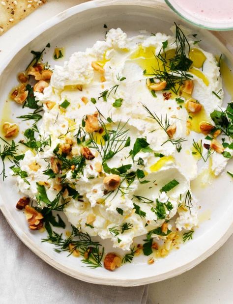 Labneh Recipe, Doner Kebab, Middle Eastern Dishes, Cooking Advice, Nut Recipes, Eastern Cuisine, Lebanese Recipes, Moroccan Food, Middle Eastern Recipes