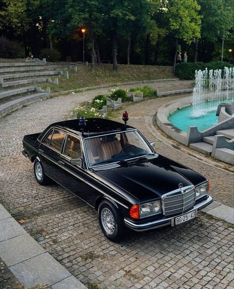 Mercedes Benz Germany, Mercedes Brabus, Mercedes W123, Old Mercedes, Mercedes 300, Benz Classic, مرسيدس بنز, Benz Cars, Benz Mercedes