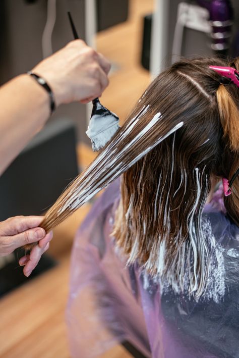 Hairdresser dyeing a woman's hair Premiu... | Premium Photo #Freepik #photo #brush #cosmetic #salon #hairdresser Hair Salon Photos, Hair Salon Photography, Beauty Hair Photography, Hair Salon Art, Salon Hairdresser, Photo Brush, Hair Salon Pictures, Hair Saloon, Hair Dye Brush