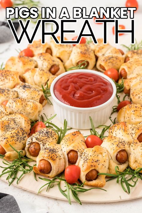 Perfect for parties! This Pigs in a Blanket Wreath is easy to make and a hit with everyone. Great for everything from holidays to game day! #BreadBoozeBacon #pisginablanket #littlesmokies #crescentrolls #fingerfood #appetizer #partyfood #superbowl #christmas #newyearseve Mini Hot Dog Christmas Wreath, Pigs In A Blanket Wreath Recipe, Pigs In A Blanket Wreath, Diet Soups, Grinch Drink, Cocktail Weenies, Dog Christmas Wreath, Sausage Wrap, Bread Booze Bacon