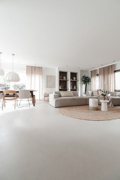 White Tile Floor Living Room, White Floor Living Room, White Floor Tiles Living Room, Living Room Inspiration White, Interior Tiles Floor, White Floors Living Room, Interior Wall Colors, Tile Floor Living Room, Living Tv