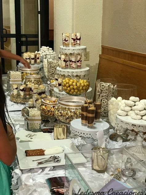 Wedding Candy table. White and gold Brown Candy Table, White And Gold Dessert Table, White Candy Table, Gold Dessert Table, Wedding Candy Table, Theme Snack, Gold Dessert, Candy Stand, Cream Candy