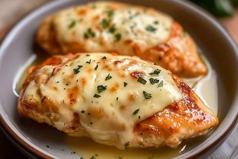 Melt In Your Mouth Chicken Recipe, Chicken Breast Parmesan Recipe, Chicken With Mayo And Parmesan, Chicken Mayonnaise Parmesan, Parmesan Mayo Chicken, Mayo Parmesan Chicken, Recipes For Chicken Breast, Mayonnaise Chicken, Chicken Mayo