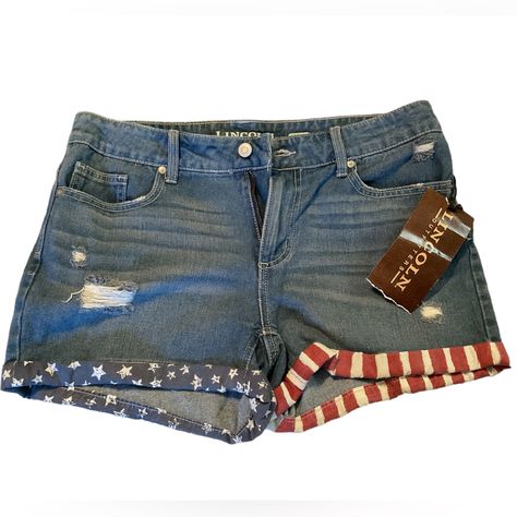 Nwt Red White And Blue Shorts So Cute Jean Patches, Hipster Jeans, Walking Women, Wrangler Shorts, Mom Jeans Shorts, Black Jean Shorts, White Denim Jeans, 4th Of July Outfits, White Denim Shorts