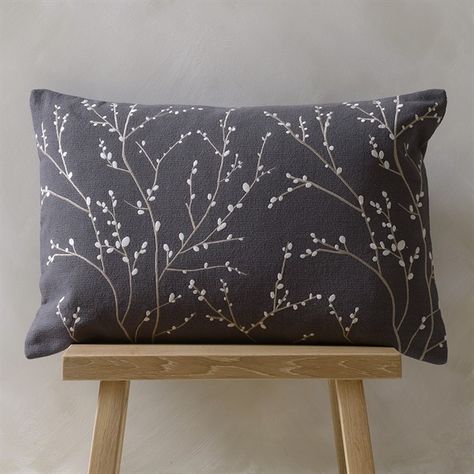 Sky Blue Fabric, Cushion Embroidery, Diy Embroidery Patterns, 자수 디자인, Embroidered Cushions, Hand Embroidery Art, Sewing Embroidery Designs, Flower Embroidery Designs, Embroidery Craft