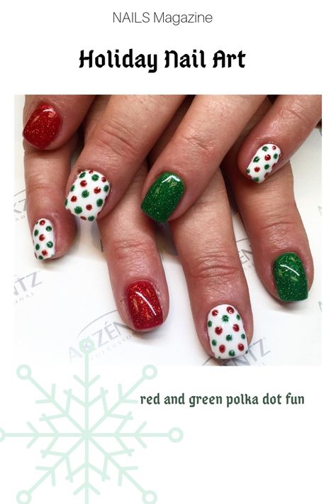 Christmas nail art is easy with this design. Easy Christmas Dip Nail Ideas, Christmas Polish Nails, Nail Polish Ideas Christmas, Kids Holiday Nail Designs, Christmas Nails Short Diy, Kids Nail Art Christmas, Christmas Dip Manicure Ideas, Christmas Nail For Kids, December Nails Christmas Simple