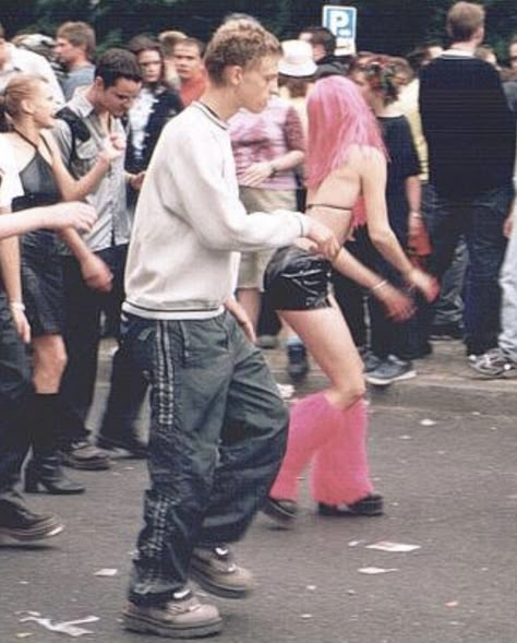 90s Rave Aesthetic, 90s Rave Fashion, Berlin Rave Fashion, Berlin Rave, Berlin Nightlife, Underground Techno, Berlin Techno, Rave Aesthetic, Rave Looks