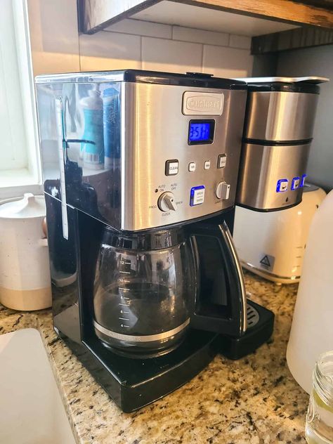 How To Clean Cuisinart Coffee Maker, Cleaning A Coffee Maker, Clean A Coffee Maker, Dual Coffee Maker, Keurig Cleaning, Coffee Maker Cleaning, Cuisinart Coffee Maker, Coffee Basket, Baking Soda And Vinegar