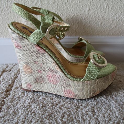 Brand New Never Worn Heels: 5" Platform: 1.5" Early 2000s Heels, Sage Heels, Beach Heels, Brown Platform Sandals, Bob Shoes, Wedged Heel, Floral Wedges, Wedges Heels, Cute Shoes Heels