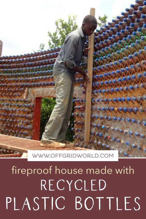 Recycled Home Building, Recycled House Ideas, Plastic Bottle House Diy, Plastic Bottle Wall, Plastic Bottle House, Energy Saving House, Glamping Business, Upcycle Home, Sand House