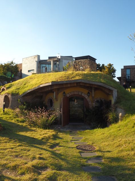 Hobbit themed cafe Cheonan, Themed Cafes, The Hobbit, South Korea, Building A House, Cafe, House Styles, Building, Travel