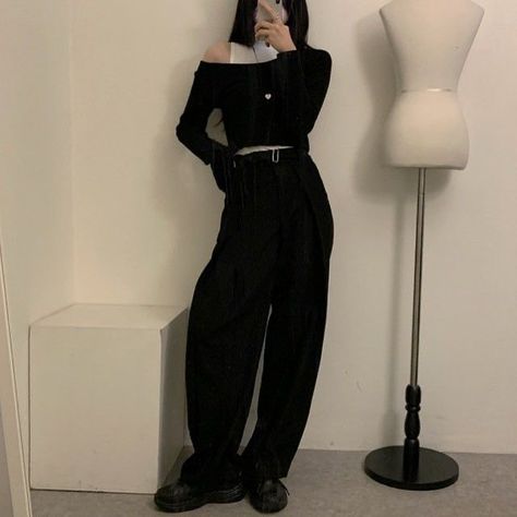 Blackcore Outfit, Asian Girl Outfits, Black Outfit Korean, Acubi Club, Korean Grunge, Acubi Fashion, 2022 Outfits, Estilo Grunge, Swaggy Outfits