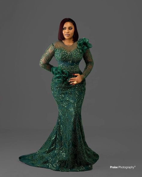 Tailor Catalogue | Designer @tashvogueglobal #tailorcataloguepage | Instagram Valvet Dress Design, Mama Lace Gown Styles, Lace Styles For Women Gown, Green Lace Dress Styles, Lace Gown Style For Women, Nigeria Native Wears For Women, Gown For Lace, Bridal Lace Styles, Women Lace Dress Classy