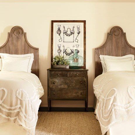 Those headboards, oh my!! Guest Room: Architectural Digest Twin Beds Guest Room, Guest Bedroom Inspiration, Murphy Bed Ikea, Two Twin Beds, Bed Platform, Bunk Bed Designs, Twin Beds, Twin Bedroom, Twins Room