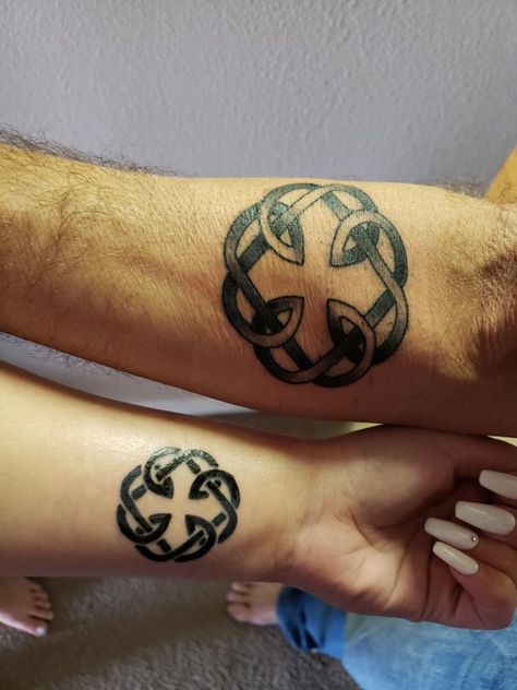 Father Daughter Celtic Knot, Family Sleeve Tattoo, Tattoos Symbols, Celtic Tattoo Designs, Father Daughter Tattoos, About Father, Skull Rose Tattoos, Celtic Knot Tattoo, Father Tattoos