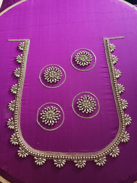 Hand Designs For Blouses Aari Work, Diamond Template, Aari Design, Hand Work Design, Aari Designs, Aari Blouse, Simple Work, Birds Embroidery Designs, Blouse Embroidery