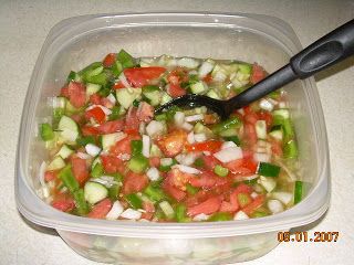 Tomato Green Pepper Onion Salad, Cucumber Green Pepper Salad, Onion Tomato Salad, Burgers On The Grill, Bell Pepper Salad, Pickled Tomatoes, Vegetable Salads, Vinegar Cucumbers, Celery Salad