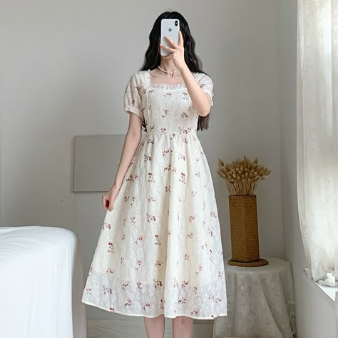 Korean Floral Dress, Simple Floral Dress, Simple Style Outfits, Simple Frocks, Aesthetic Korean, Korean Fashion Outfits, Stylish Short Dresses, Modest Dresses Casual, Korean Fashion Dress