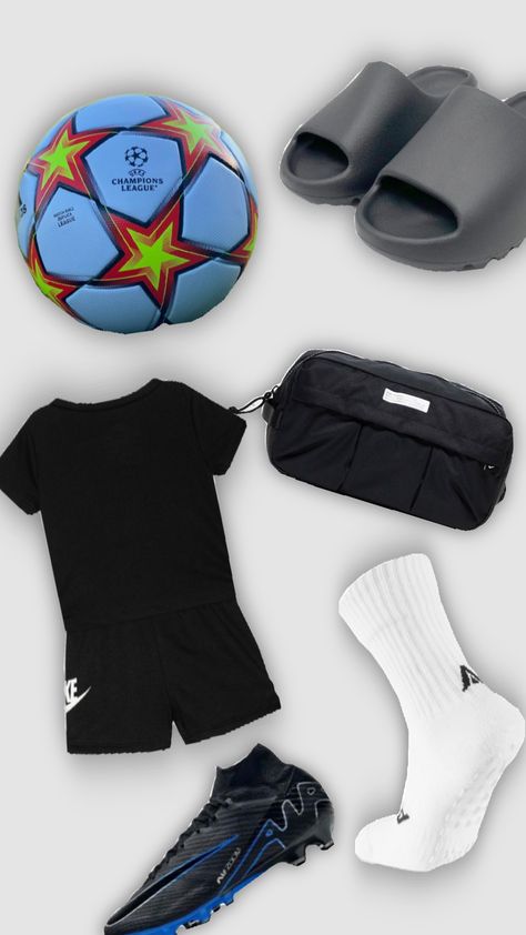 Soccer Training Drills, Soccer Bag, Soccer Gear, Training Clothes, Soccer Kits, Cool Outfits For Men, Football Outfits, Soccer Training, Essential Bag