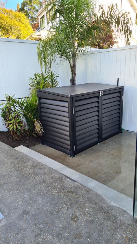 Modern Well Pump House, Pool Pump Shed Ideas, Water Pump Cover Ideas, Pool Pump Shed, Pool Pump House, Pool Pump Cover Ideas, Splash Pools, Pool Equipment Cover, Home Water Filtration