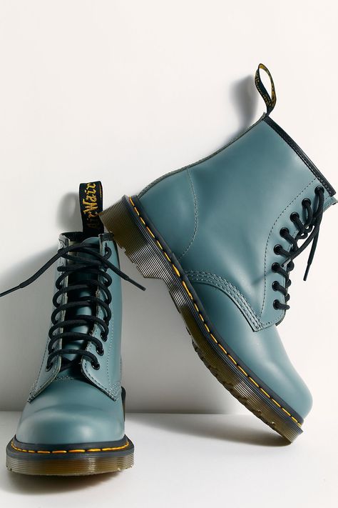 Blue Doc Martens, Yellow Dr Martens, Doc Martins Shoes, Women Boots Outfit, Dr Martens Men, Dr Martens Outfit, Doc Martens Outfit, Colored Boots, Dr Martens Womens