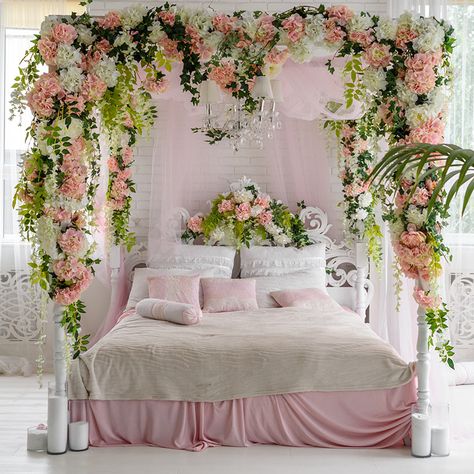 Bedrooms For Couples, Wood Canopy Bed, Wedding Bedroom, Romantic Questions, Wood Canopy, Romantic Bedroom Decor, Tattoos Unique, Shared Bedroom, Ideas Handmade