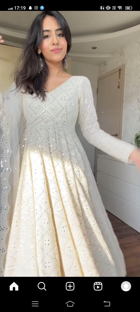 Off White Kurti Designs Party Wear, White Dress Outfit Indian, Reception Dress Ideas Indian, Simple Anarkali Suits Classy, White Anarkali Suits Classy, Off White Anarkali Suits, Off White Kurti Designs, White Ethnic Dress, White Ethnic Wear