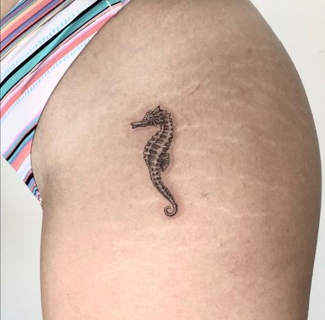 #seahorse #tatto #animal #tiny #small Seahorse Tattoo Tiny, Small Seahorse Tattoo, Tattoos Om, Seahorse Tattoo, Color Highlights, Hair Color Highlights, Tattoo Inspo, Future Tattoos, Tattoo Art