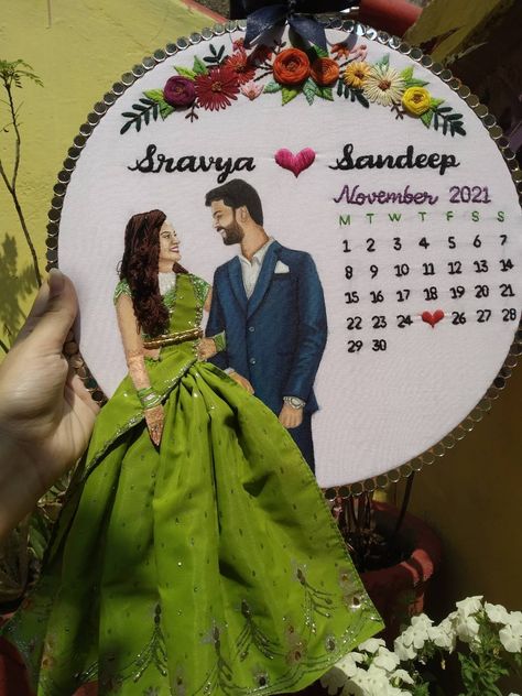 Portrait calendar embroidery hoop art by artist Sejal @ an_artistsuniverse 🎨🖌️ Wedding Calender Hoop Art, Calendar Hoop Embroidery, Wedding Calendar Embroidery, Wedding Bows Diy, Calendar Embroidery, Creative Save The Date Ideas, Anniversary Chalkboard, Loop Art, Embroidery Hoop Art Tutorial