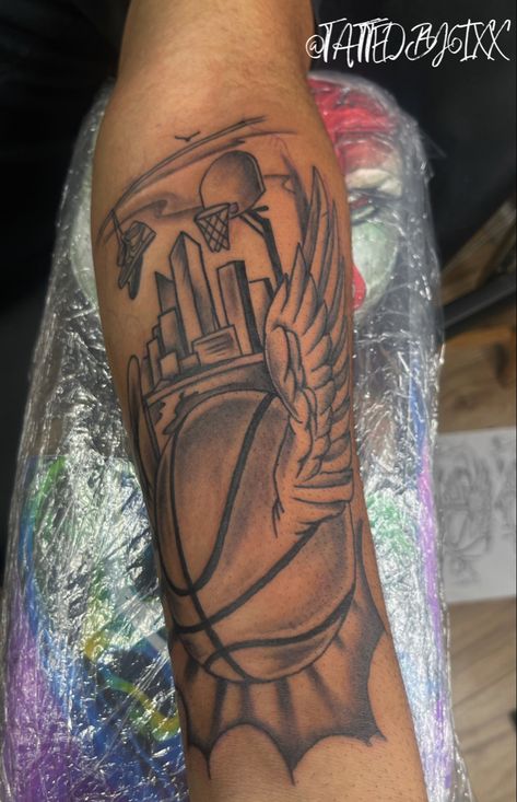 Forearm Tattoo for hoopers Nba Tattoos For Men Ideas, Tattoos For Basketball Players, Basketball Forearm Tattoos, Basketball Inspired Tattoos, Hooper Tattoo Ideas, Basketball Tattoos For Men Ideas, Basketball Tattoos For Men, Jay Tattoo, Basketball Tattoos