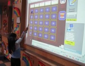 smartboard literacy games! Great ways to use the smartboard in your classroom and to get the students involved. Smart Board Activities, Technology Lesson, Smart Board Lessons, Tech Ideas, Teacher Tech, Literacy Games, Teaching Technology, Interactive Whiteboard, Instructional Technology