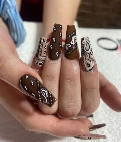 Paisley Nail Art Design, Brown Bandana Nails, Bandana Nail Designs, Chicano Nails Designs, Chola Nails Designs, Gangster Nails Designs, Chola Nails Acrylic, Cholo Nails, Bandana Nail Art