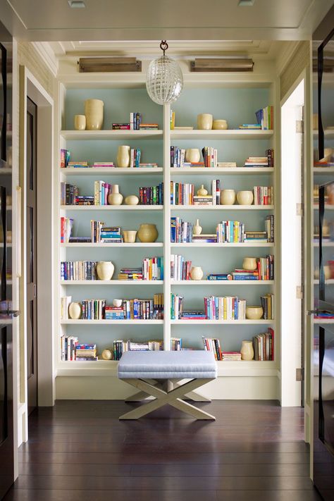 Bookcases With a Colored Background- #library #built-ins #bookcase #books #readingcorner #readingnook Wolf Girl And Black Prince, Steven Gambrel, Floor To Ceiling Bookshelves, Bookcase Styling, Bookshelf Styling, Up House, Built In Bookcase, Built In Shelves, Home Library